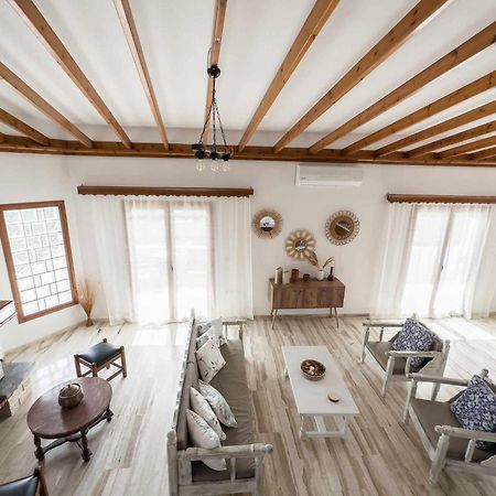 Villa Aelia Kámpos Екстериор снимка